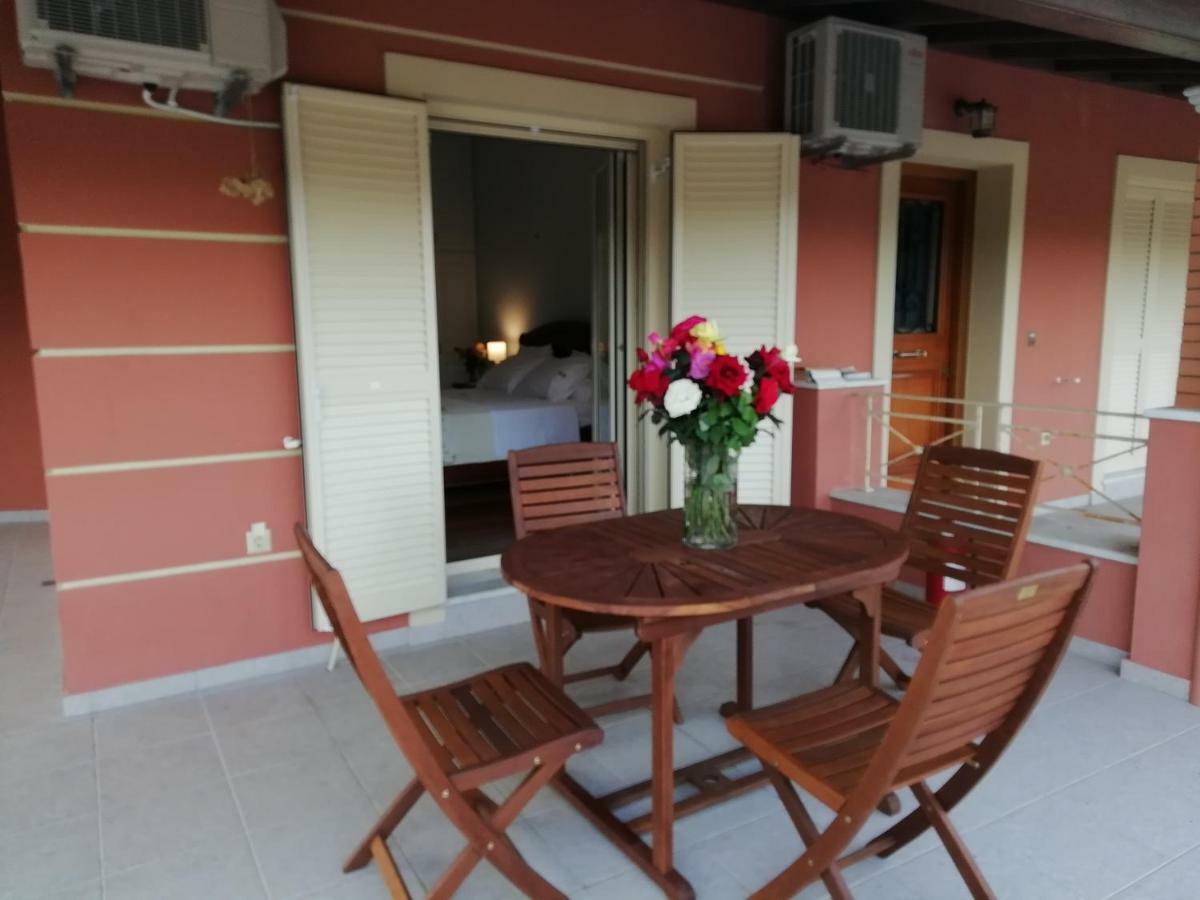 Epavlis Nadine Corfu Villa Gouvia Luaran gambar