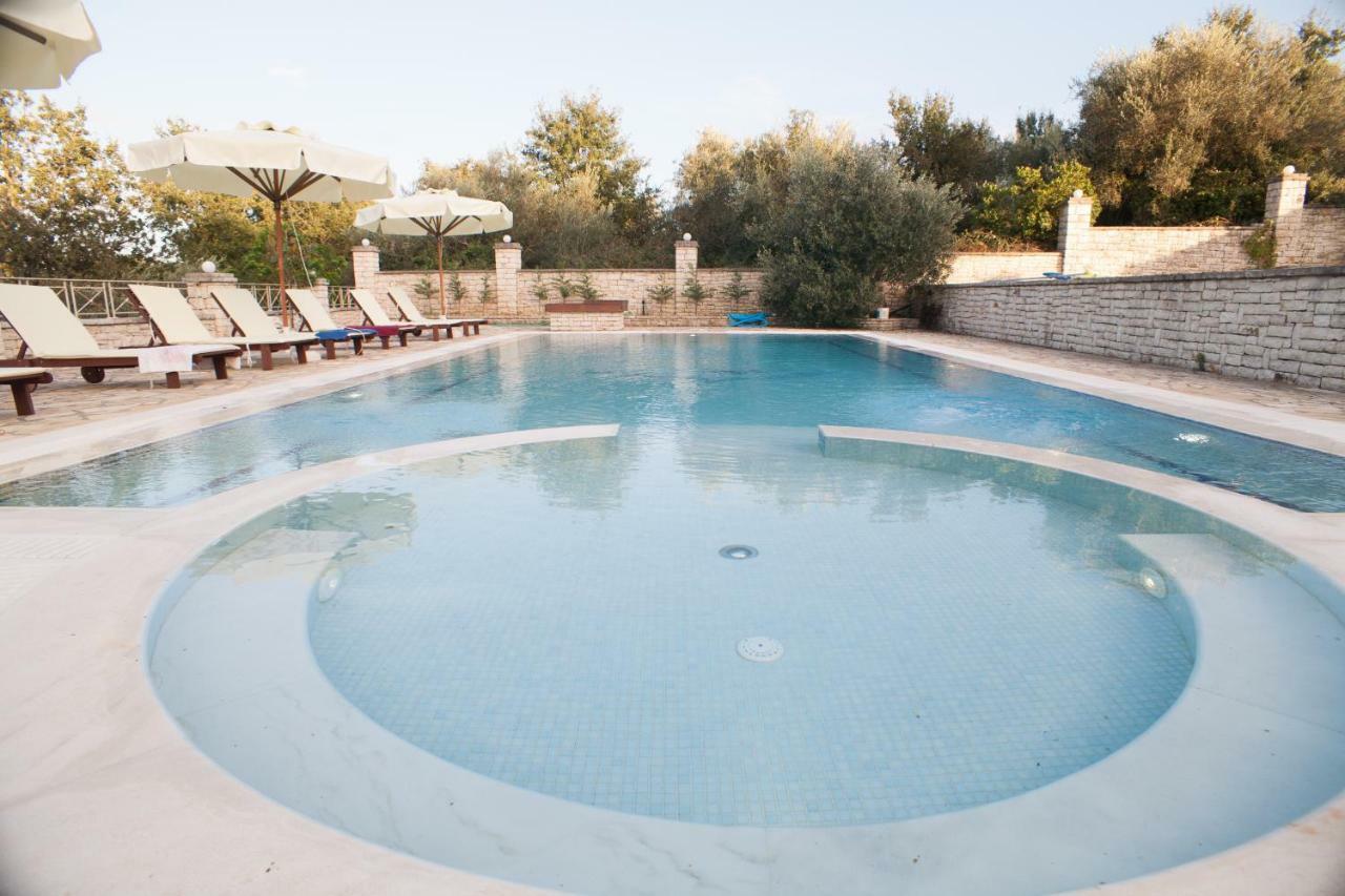 Epavlis Nadine Corfu Villa Gouvia Luaran gambar