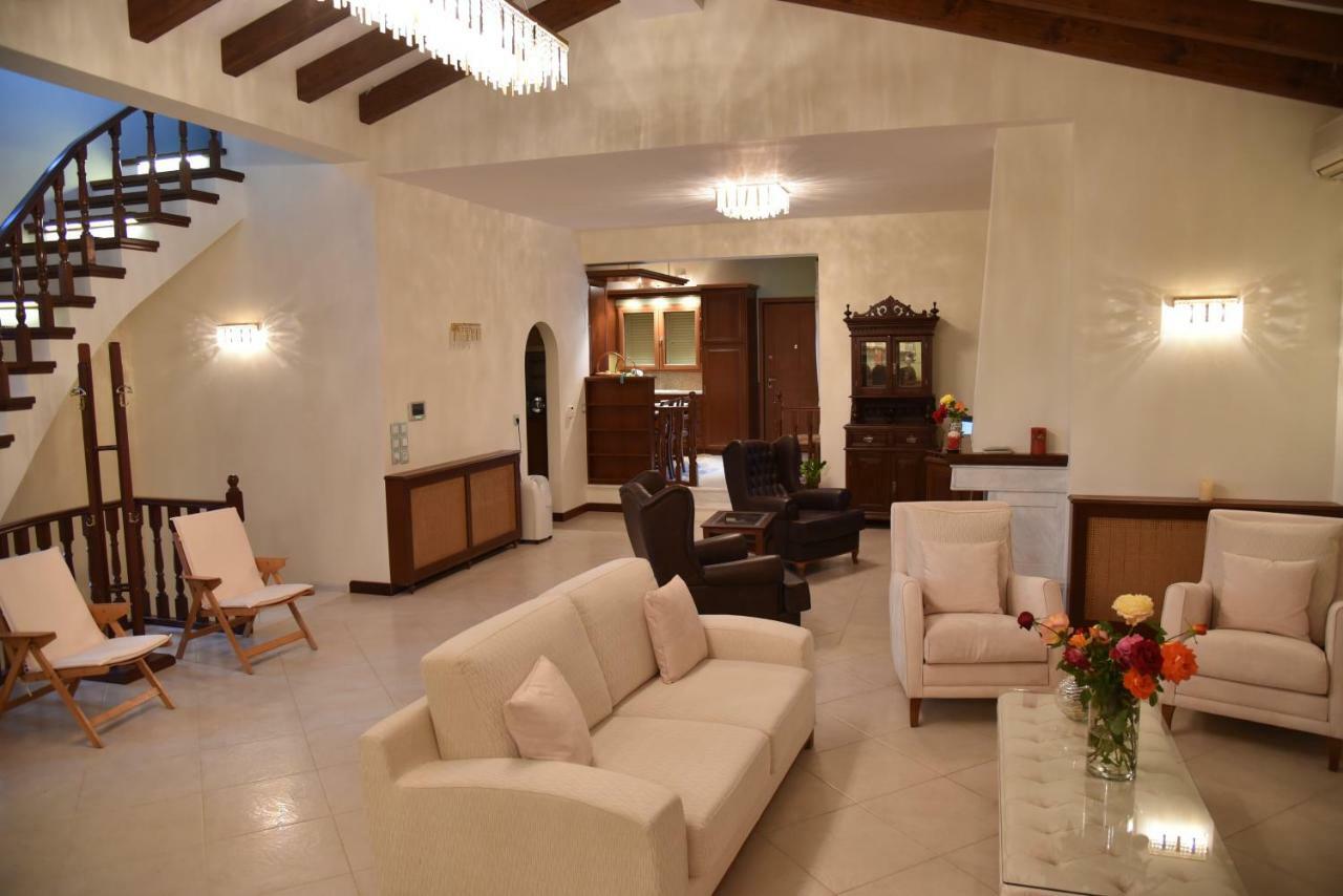 Epavlis Nadine Corfu Villa Gouvia Luaran gambar